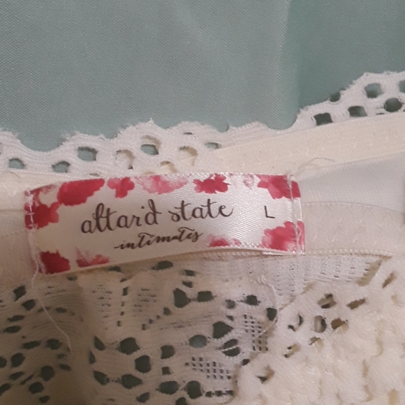 Altar'd State Intimates Ivory and Lace Bandeau Bra ***LOWEST PRICE*** - Picture 2 of 8